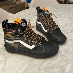 Vans Sneakers (Never worn)